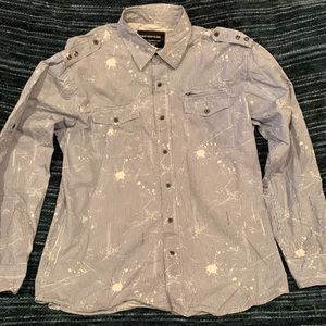 Casual blue and white shirt, great for going out